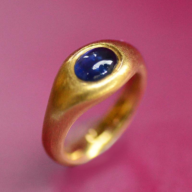 Ring, Gold 750, Saphir Cabochon